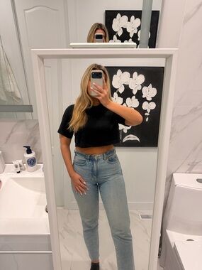 H&M Black Cropped Tee